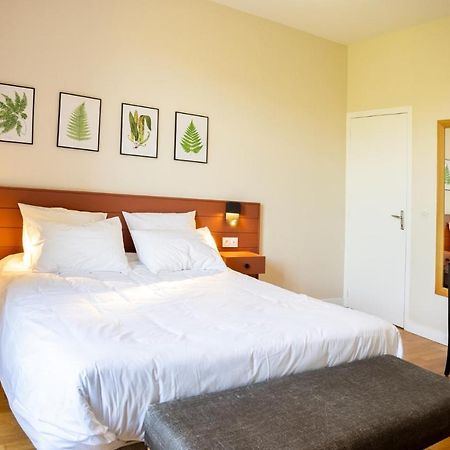 Bel Appartement, Bien Equipe Et Confortable Dans Le Centre Historique Fougeres Exterior photo