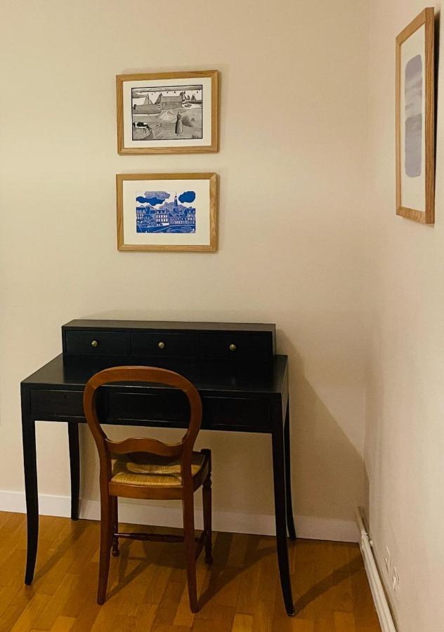 Bel Appartement, Bien Equipe Et Confortable Dans Le Centre Historique Fougeres Exterior photo