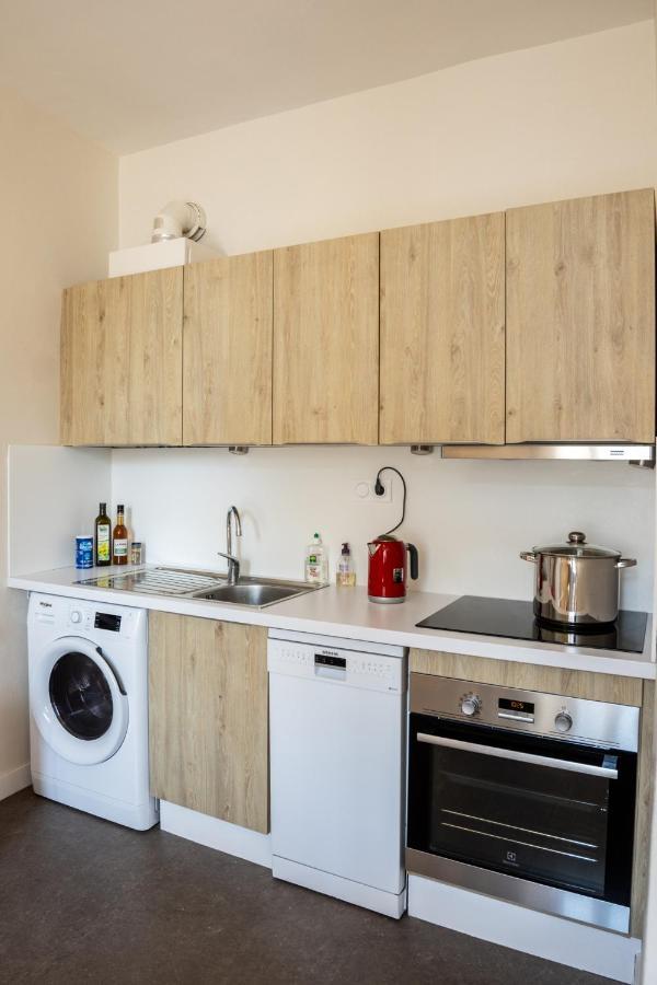 Bel Appartement, Bien Equipe Et Confortable Dans Le Centre Historique Fougeres Exterior photo